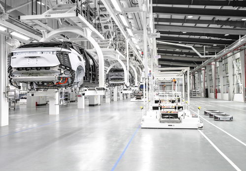 揭秘高合工厂 手术室级别的车间与优雅的造车艺术